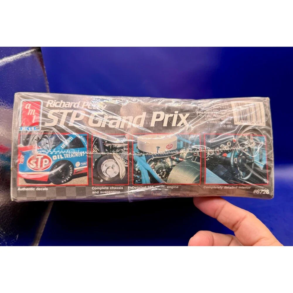 1990 AMT ERTL Richard Petty STP Grand Prix #43 1/25 Model #6728 Factory Sealed